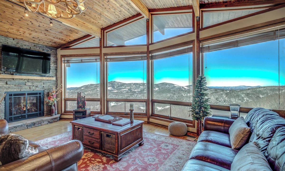 Seven Devils Cabin | Appalachian State of Mind- Sunset & Sunrise View, Yard, Open Floor Plan, Sunroom