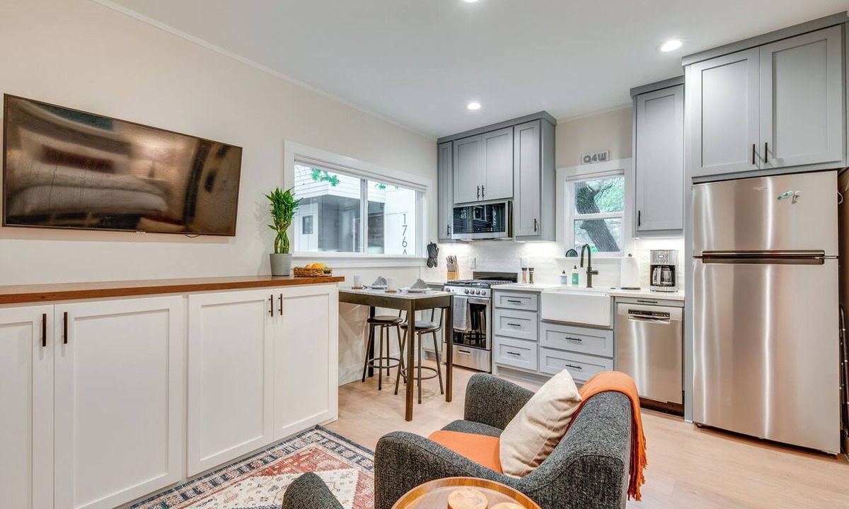 Old Fourth Ward Apartment | Apt By ATL BeltLine: 3 Mi to Mercedes-Benz Stadium