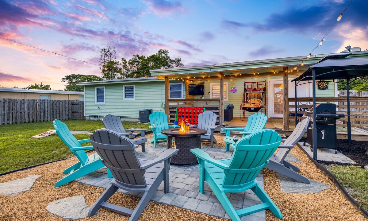 North River Shores House | Arcade · Game Room · Kids Bunk Room + Firepit