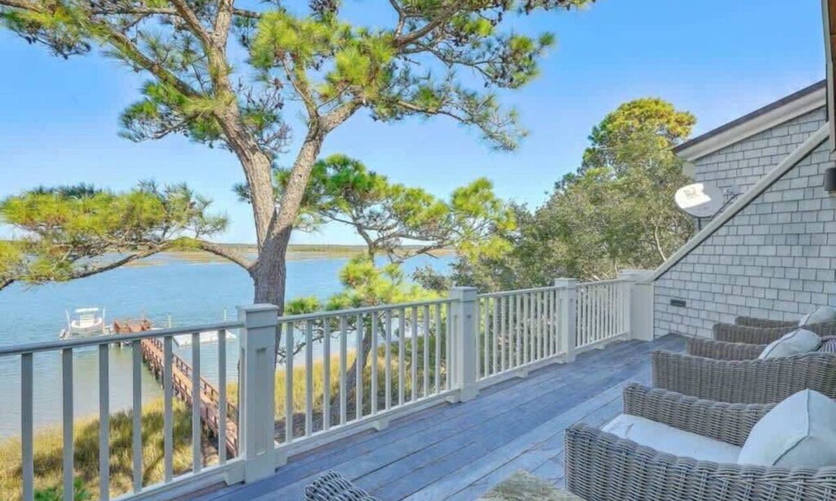 Vanderhorst Plantation House | Architectural Gem with Private Dock