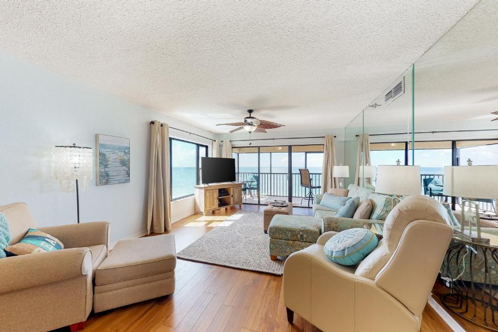 Madeira Beach Apartment | Arie Dam 301