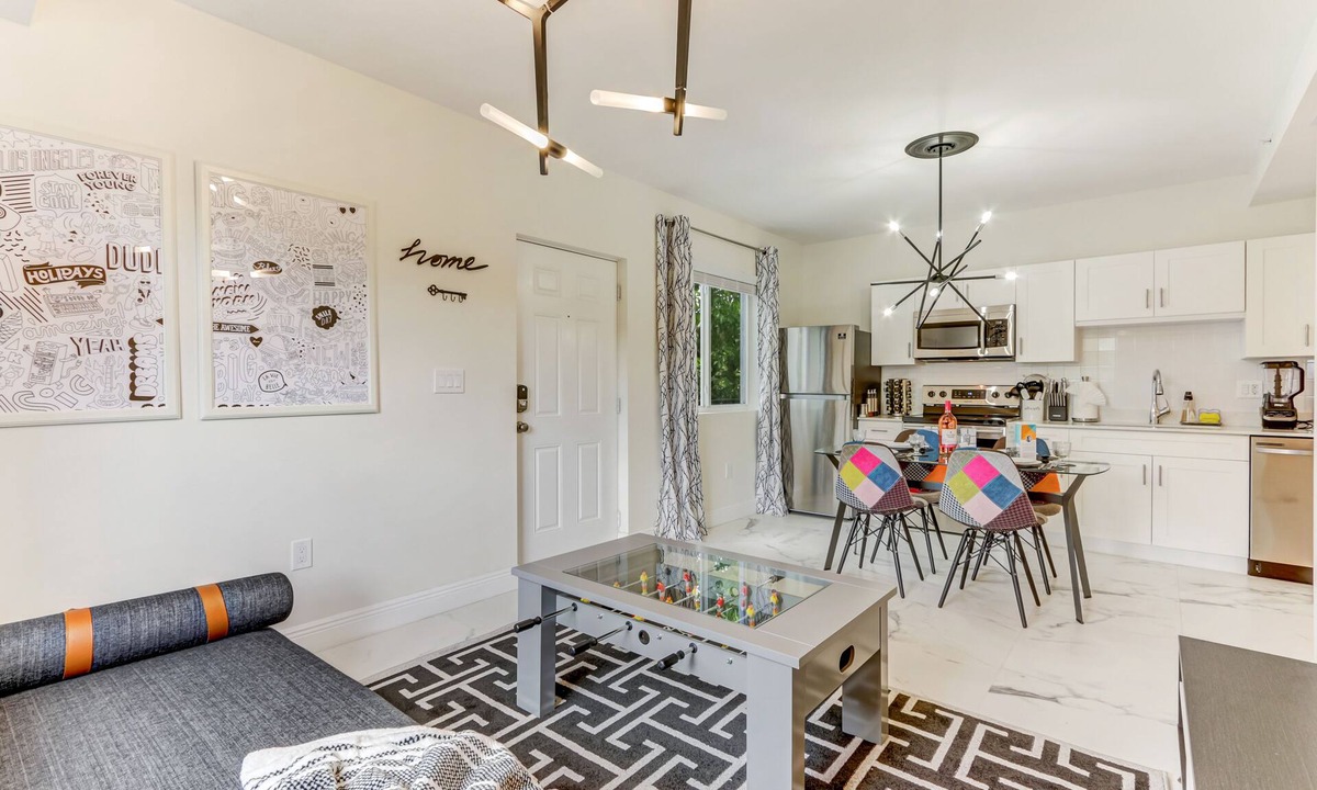 Wynwood Art District Apartment | ArTease 3: Walk to Wynwood & Design District