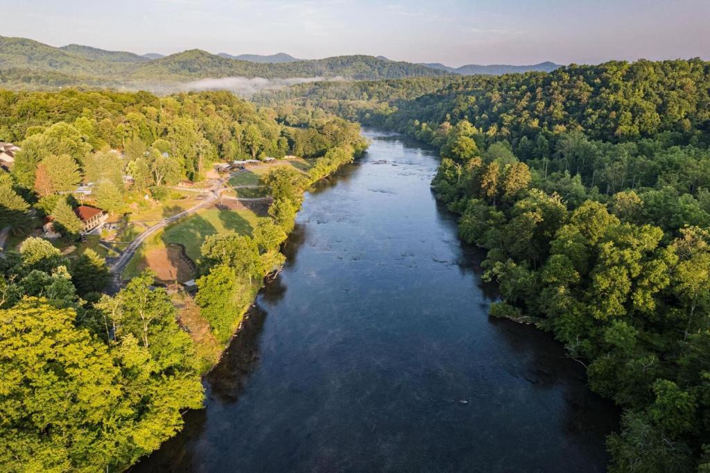 Arden Hotel | Asheville River Cabins