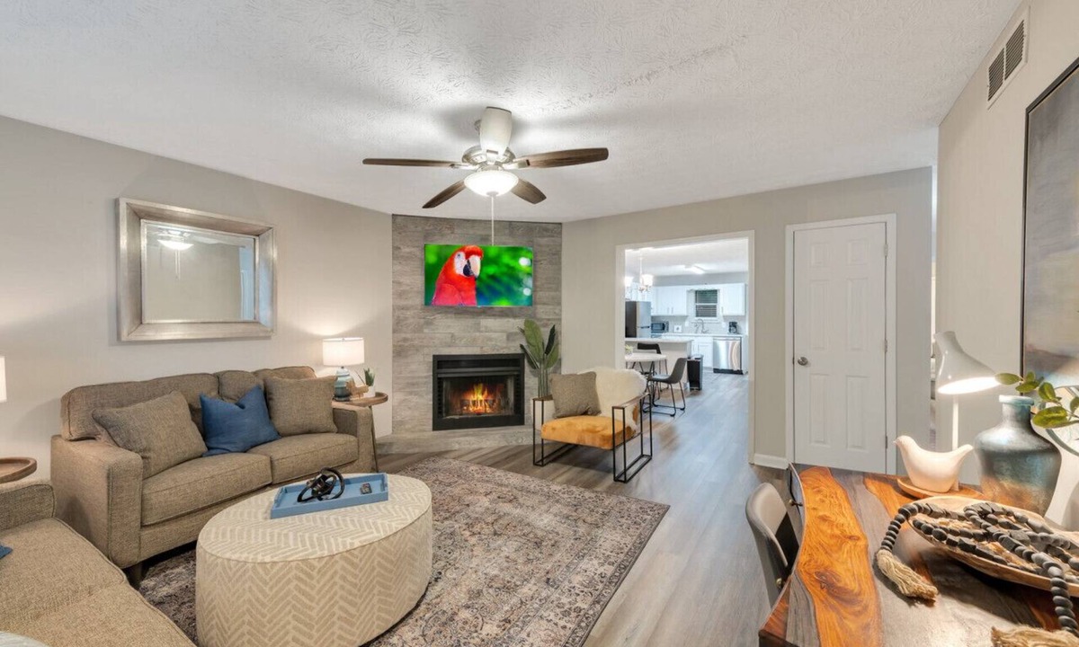 Smyrna Villa | ATH - Sleeps 4 - 2 Beds - Fenced/Pet friendly - CC6