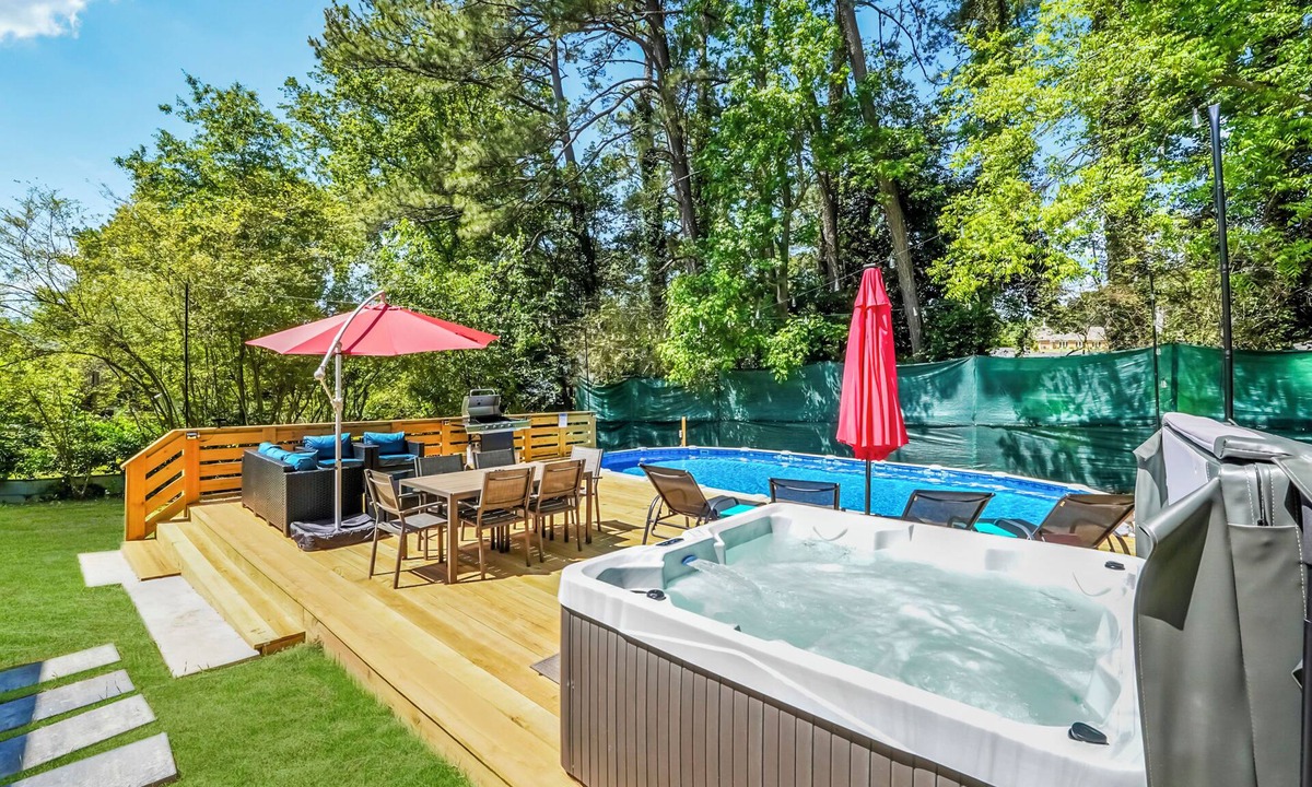 Candler-McAfee House | ATL Large Modern Fun House Pool HotTub GameRoom BBQ