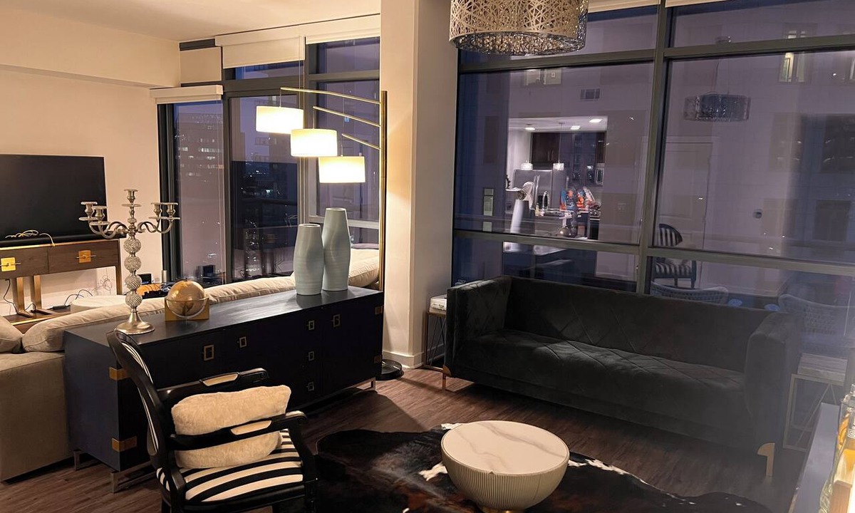 North Buckhead Condo | Atlanta 2BR Penthouse Dedicated Office Gym AC Quiet Luxury