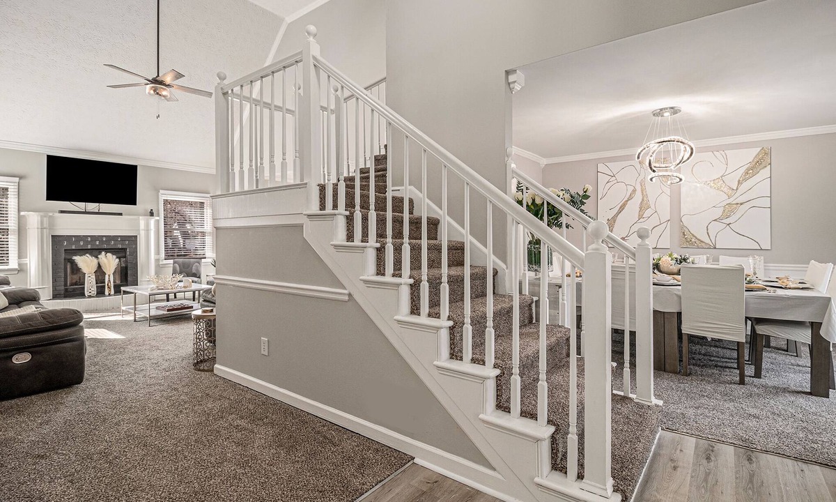 Conyers House | Atlanta 9 private Bedrooms with 4k TVs, 13 Beds, Master on Main Floor 4000 sq ft