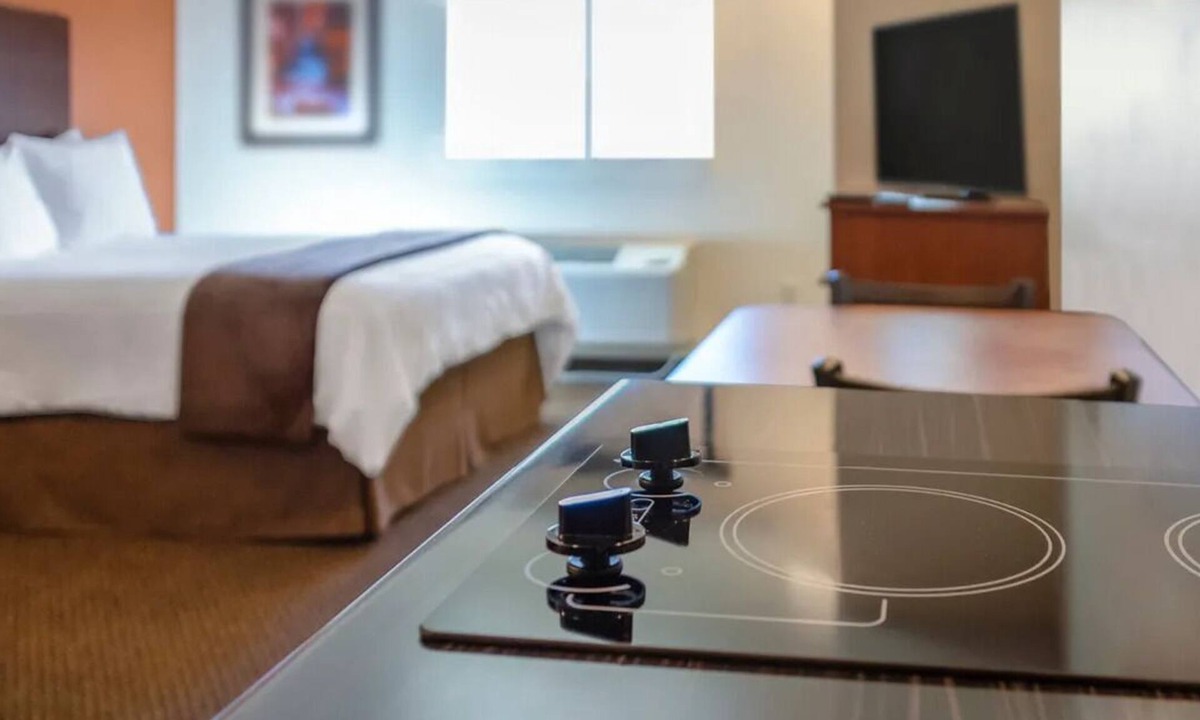 Lithia Springs Hotel | Atlanta Stay: 4 Rooms Near Georgia Dome – Kitchen + Pet-Friendly