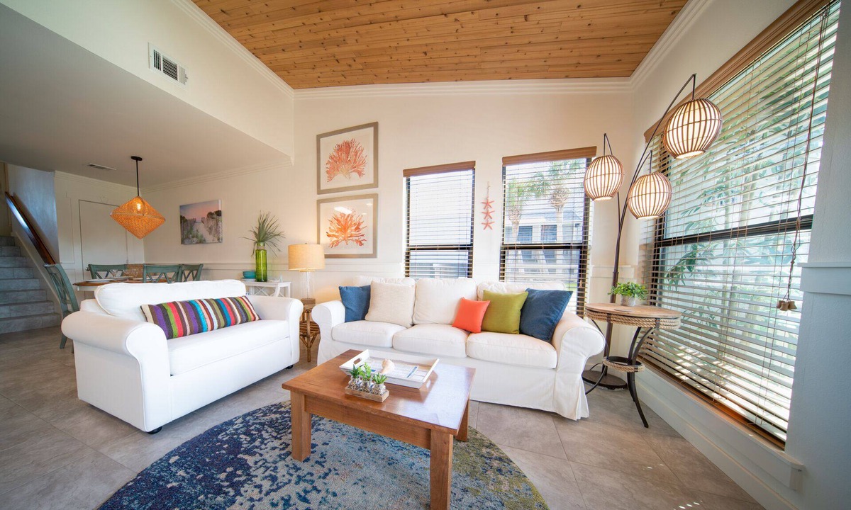 East End House | August 2026 Big Savings! End-Unit, 1BR/1BA, Ocean Mile J-13