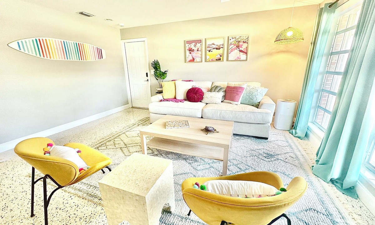 Palm Beach Gardens House | AVAILABLE DEC.! ~ 4 miles to BEACH ~ WALK to Shops, Restaurants; Pet Friendly!