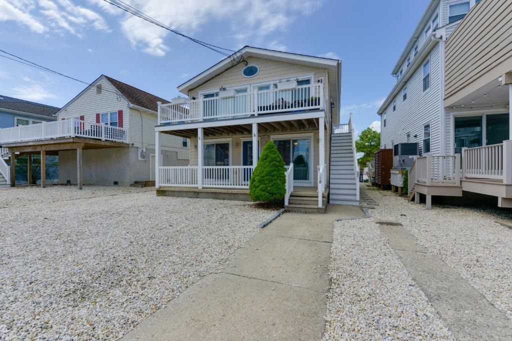 Avalon House | Avalon Vacation Rental w/Porch & Grill!