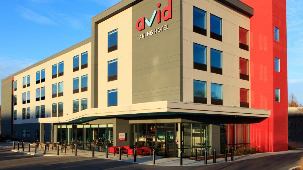 Orlando Hotel | avid hotels - Orlando International Airport by IHG