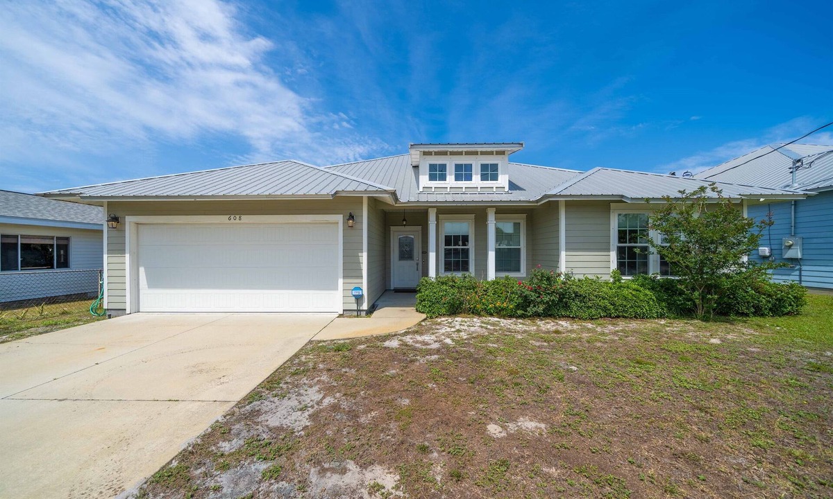 Bahama Beach House | Awesome 4 Bed 2 Bath House Steps From the Beach!