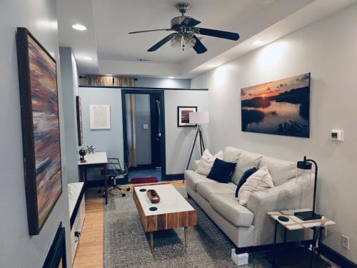 Beach Institute House | Awesome Downtown Condo with Pool!