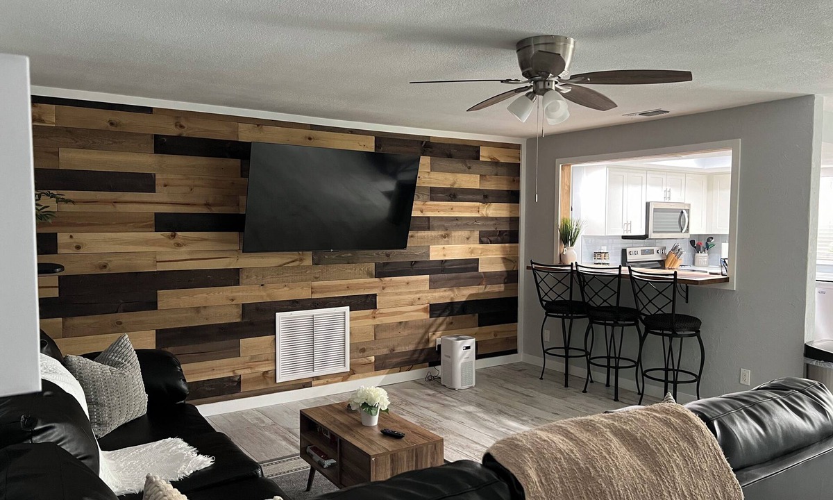South Daytona House | Backyard , washer and dryer, four smartnTVs°Full Kitchen°free Parking°King