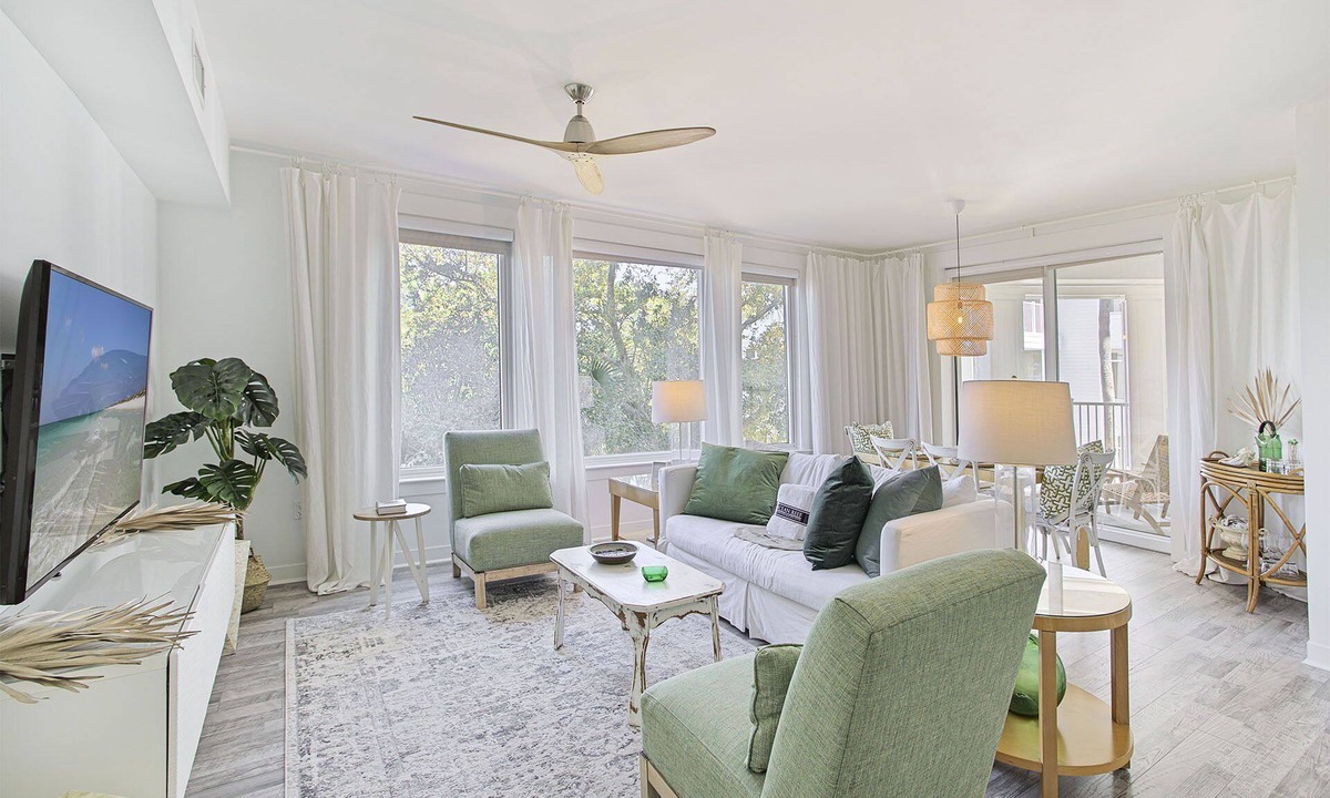 Baytowne Wharf Condo | Bahia 4329 - Sandestin Resort, Walk to Baytowne, Community Pool + Hot Tub!