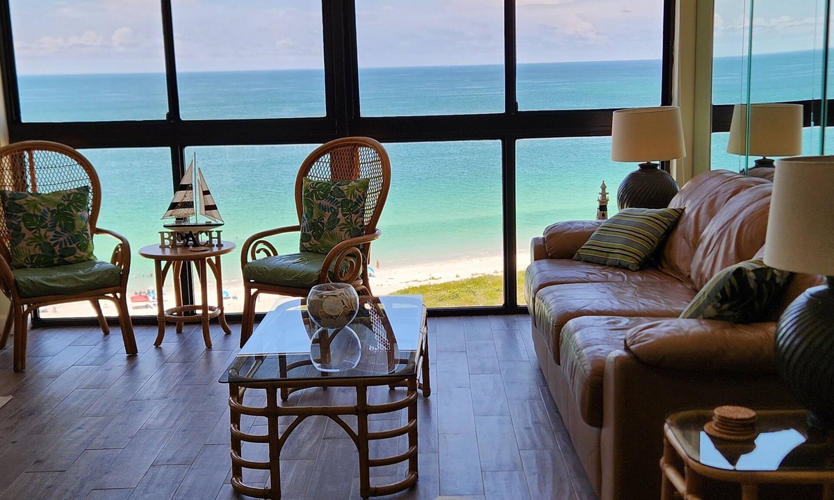 Sand Key Condo | BALCONY HEATED POOL SPA OCT 18-NOV 1nDEC 7-20 JAN3-17 APR4-18 &18-MAY2-16&16-30