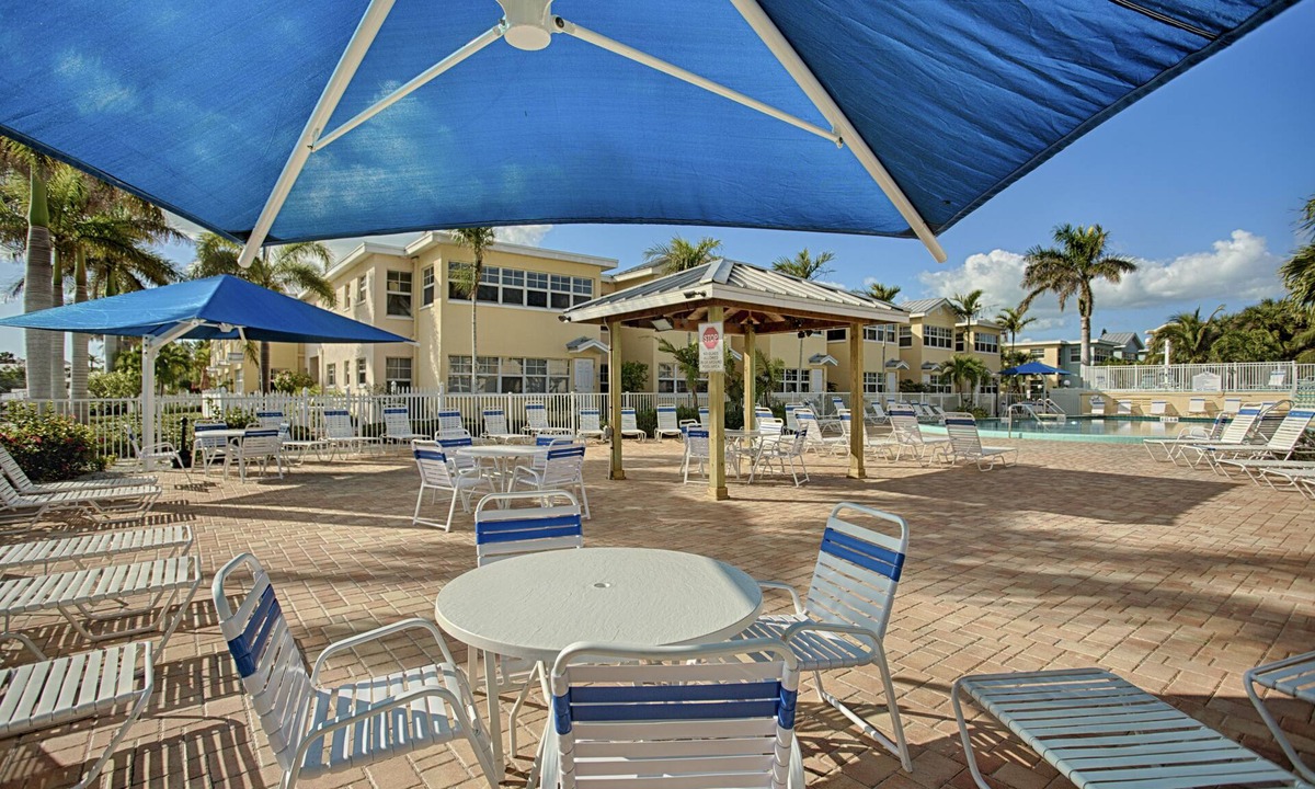 Indian Shores Apartment | Barefoot Beach Resort