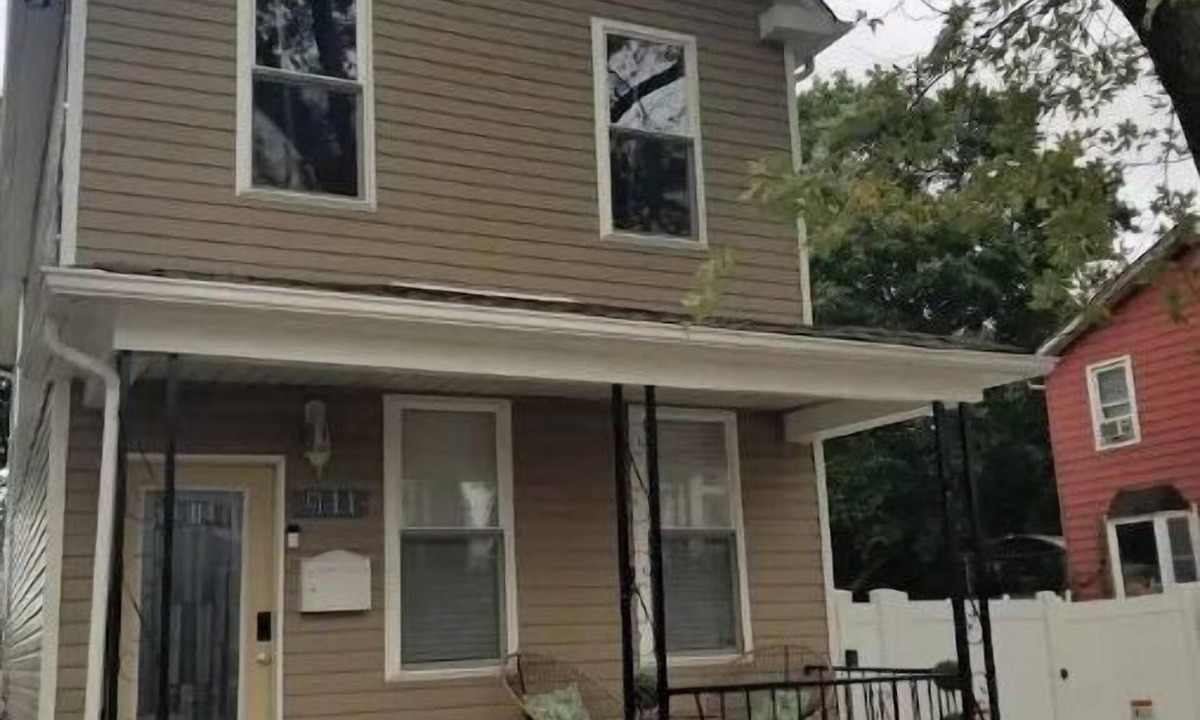 Downtown Baltimore House | BASEMENT ONLY/OWNER OCCUPIED, free parking, in Baltimore City.
