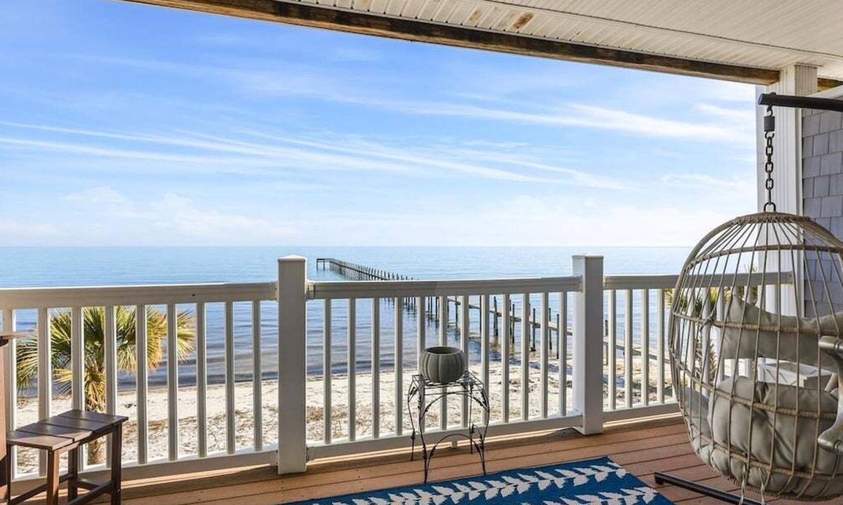 Carrabelle Condo | Bay Breeze Bungalow: Make Your Vacation Dreams a Reality