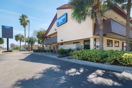 Bearss Plaza Hotel | Bay Inn
