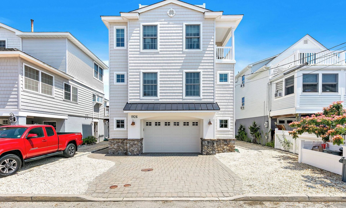 Ship Bottom House | Bayfront beauty! 4 bedroom home on the water with dock! Includes toys!