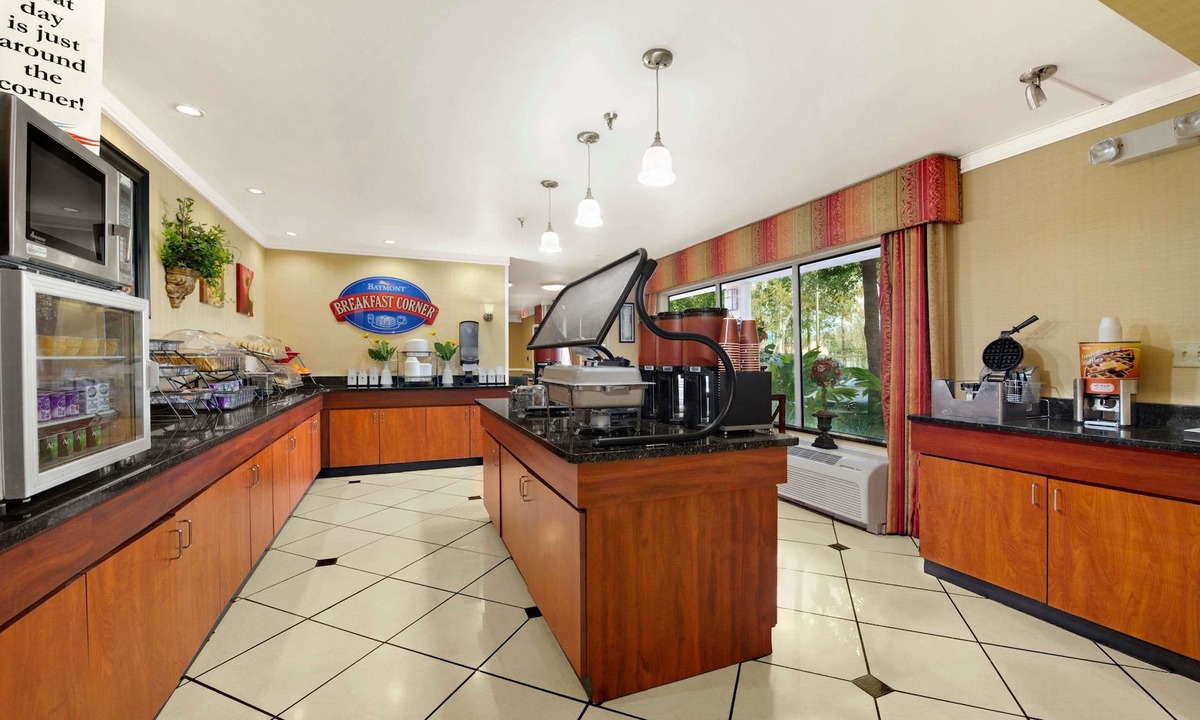 Gainesville Hotel | Baymont By Wyndham Gainesville I-75