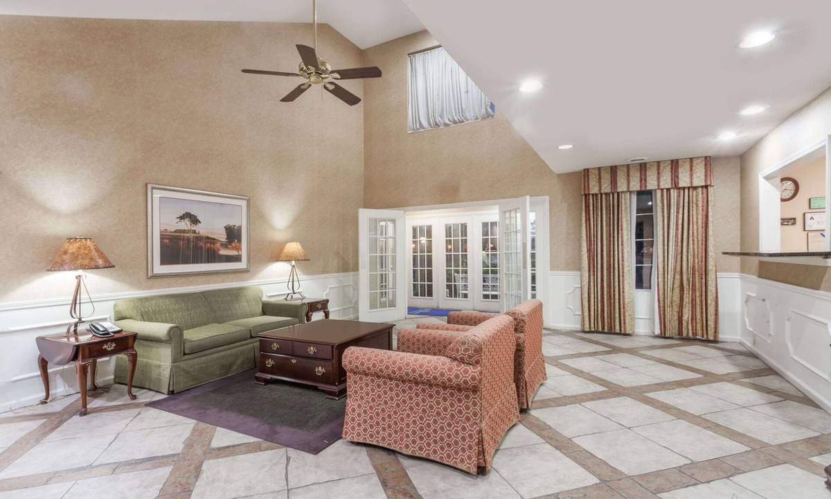 Hickory Hotel | Baymont by Wyndham Hickory