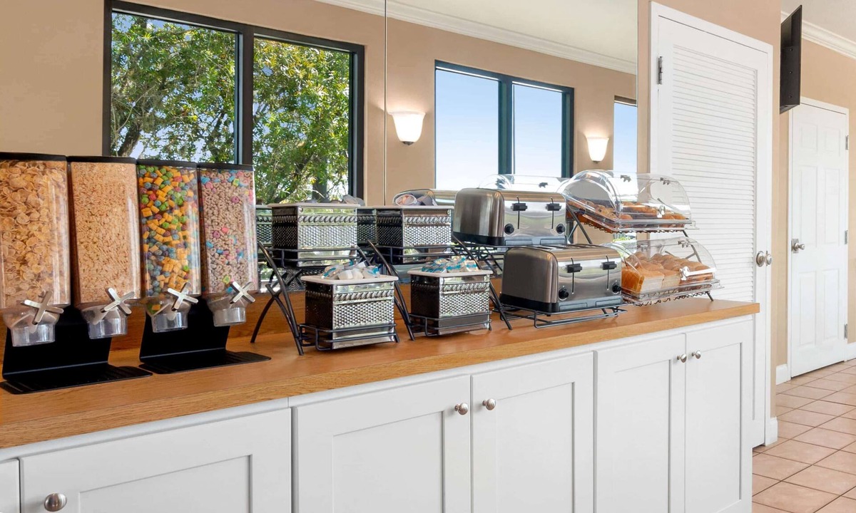 Daytona Beach Hotel | Baymont by Wyndham Intl Speedway/I-95/Daytona Beach