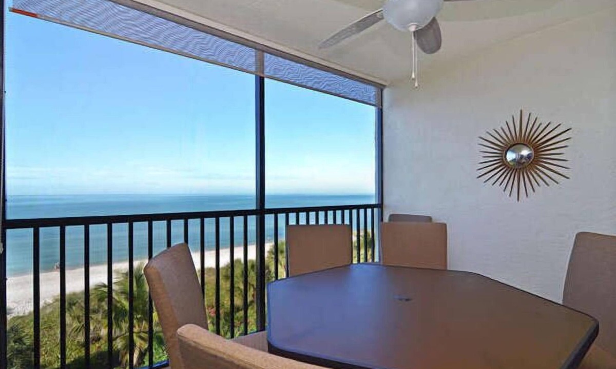 Vanderbilt Beach Condo | Bayshores - William Raveis Rentals
