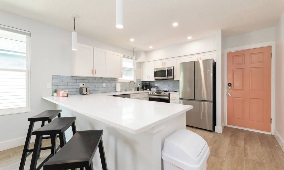 Neptune Beach House | Be A Nomad | 2BR Upper Unit | 2 Blocks to Neptune Beach