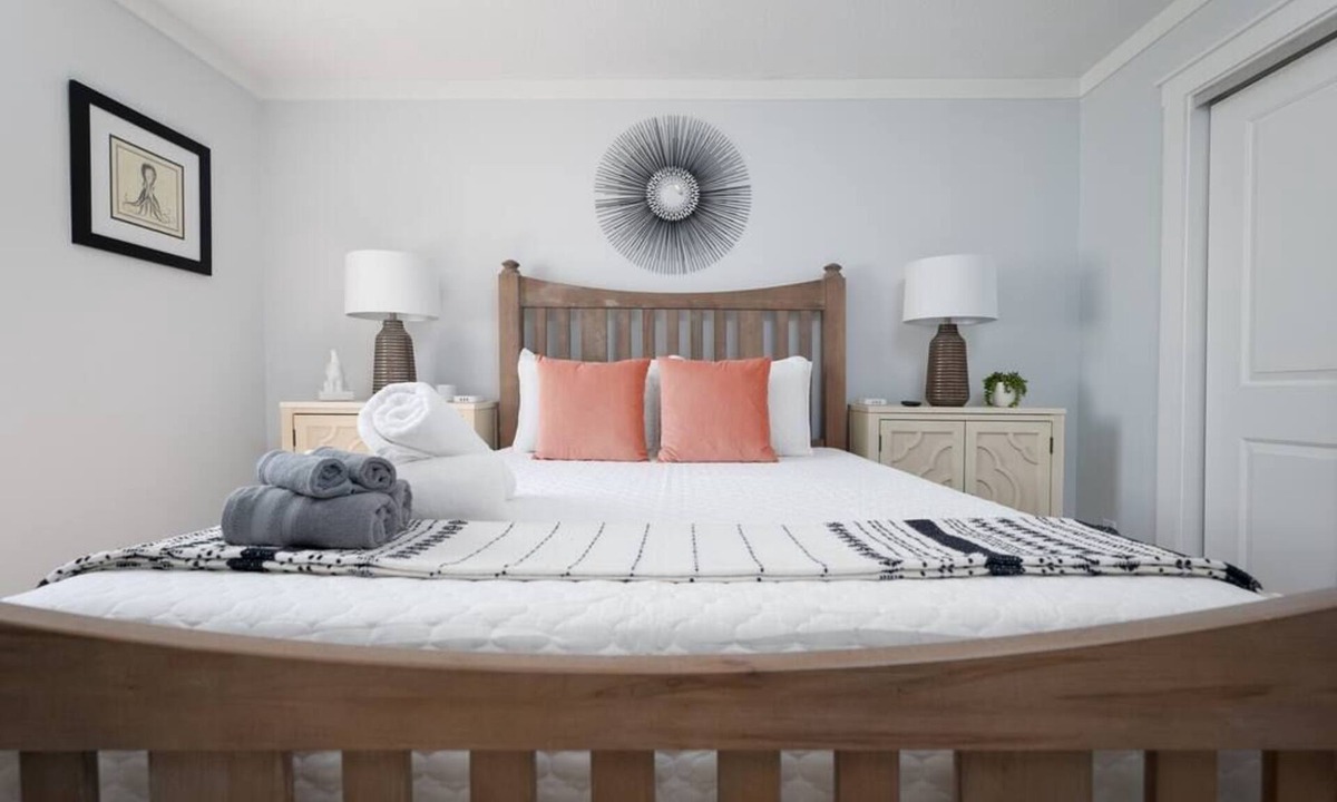 Jacksonville House | Be A Nomad | Steps to the ocean | pet friendly