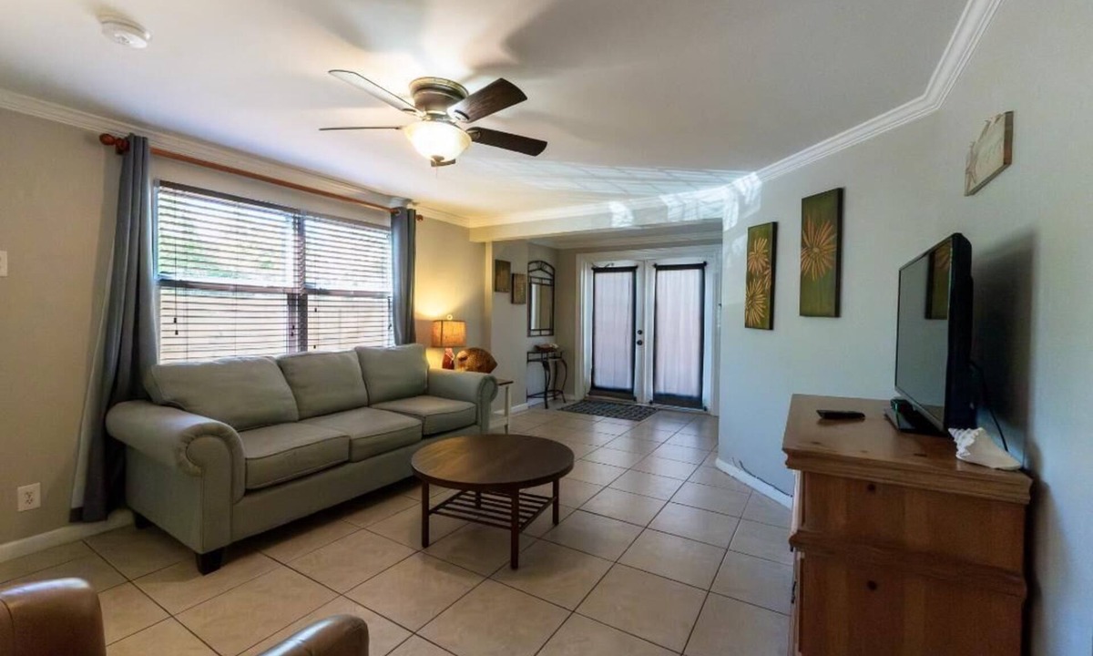 Pompano Beach Villa | Beach block Beauty, 500FT to the beach with chip and putt, Clean and quite.