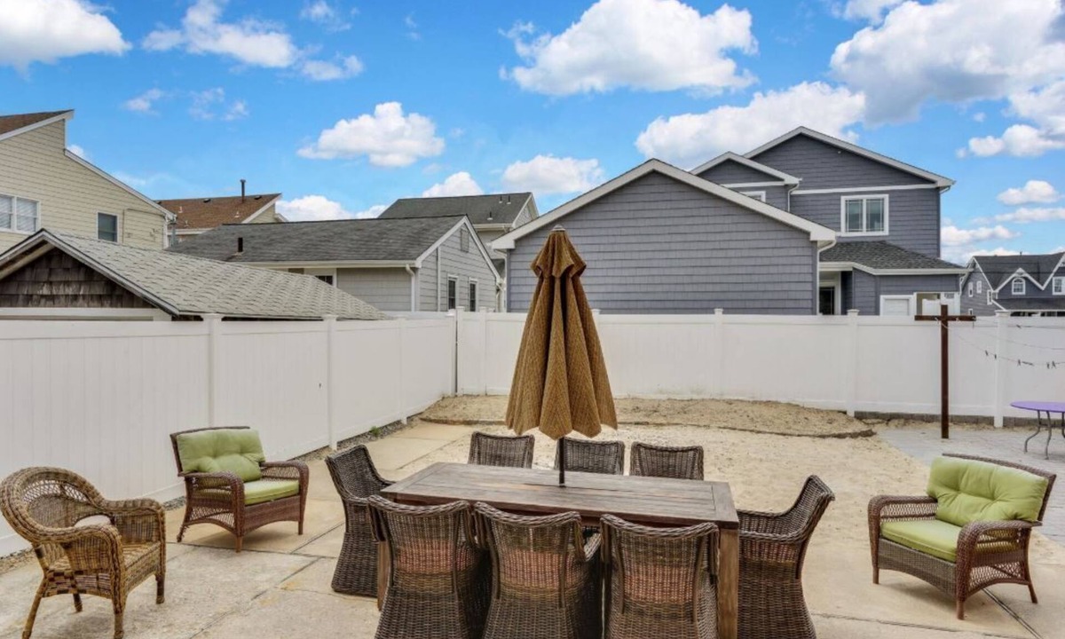 Lavallette House | Beach Block Rental in Lavallette with Ocean Views! Negotiable Pricing