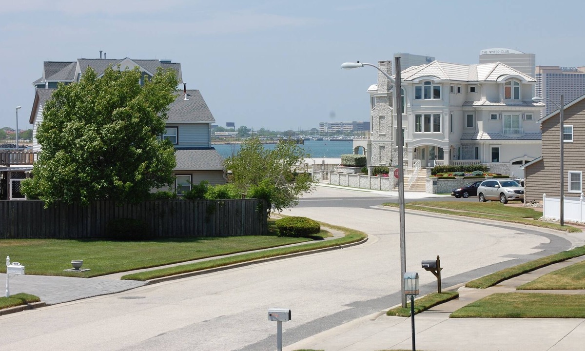 Southend House | Beach Block Rental with view of Ocean and Beach