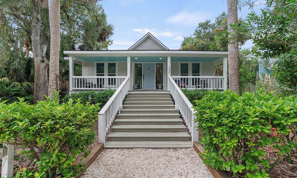 Blue Heron Lake House | Beach Cottage, Golf Cart Included, Pet Friendly - 125 Sea Otter