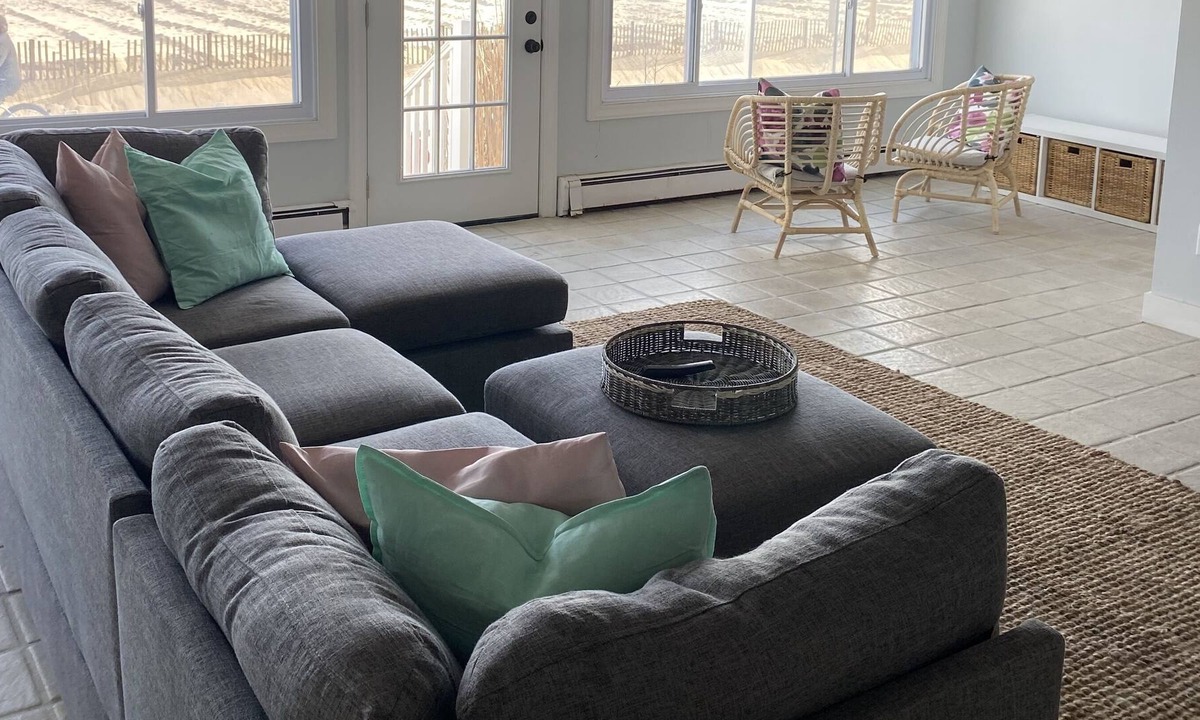 Manasquan House | Beach Front 4-Bedroom Family House with Parking