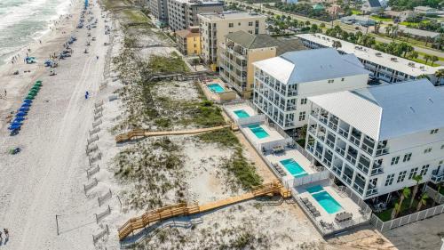 Fort Walton Beach House | Beach Front 8 BR 6 BA Pool & Hot Tub Pickleball Fun