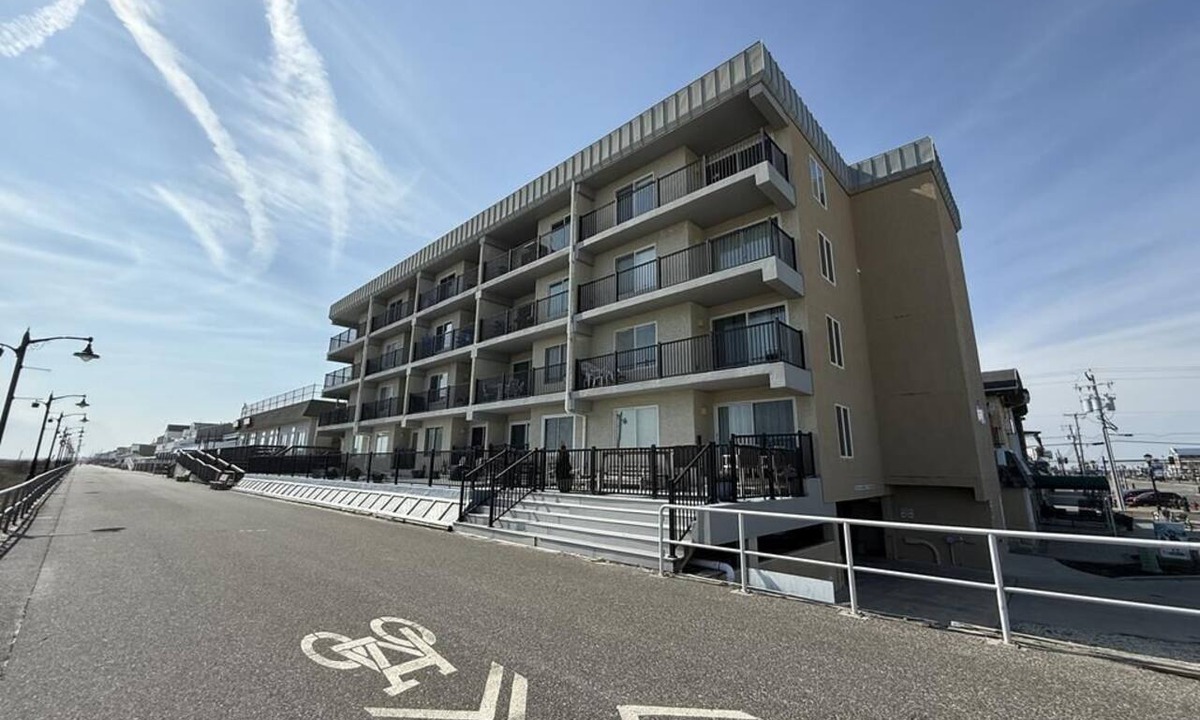 Sea Isle City Condo | Beach Front Condo with Fantastic Views