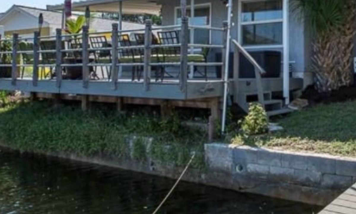 Sea Ranch House | Beach hotel dream home on the bay!