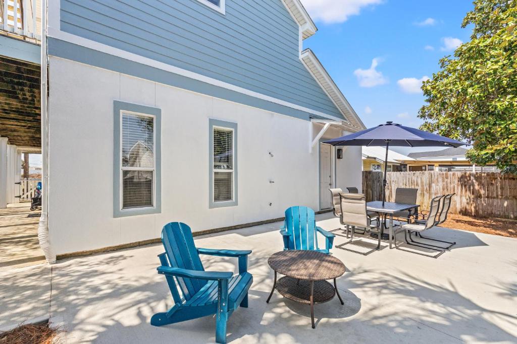 Bahama Beach House | Beach House – Spacious 4BR Retreat with Gulf Views & Observation Deck!
