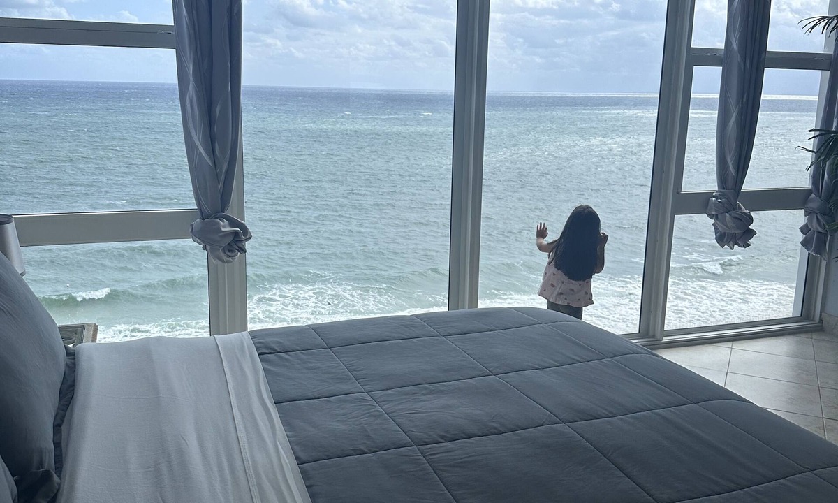 Barrier Island House | BEACH Resort-Ocean & Beachfront -Views from every window & Balcony- Pool-5 stars