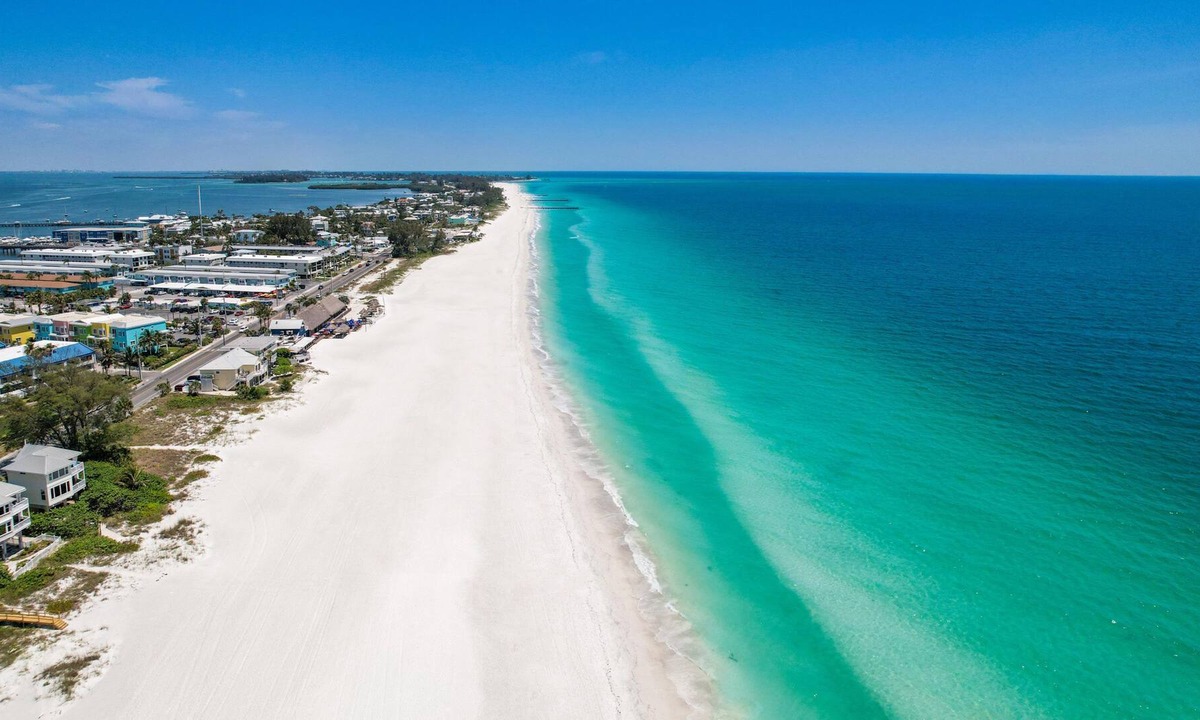 Palmetto House | Beach/Vacation House with a Jacuzzi, Dock, & more!