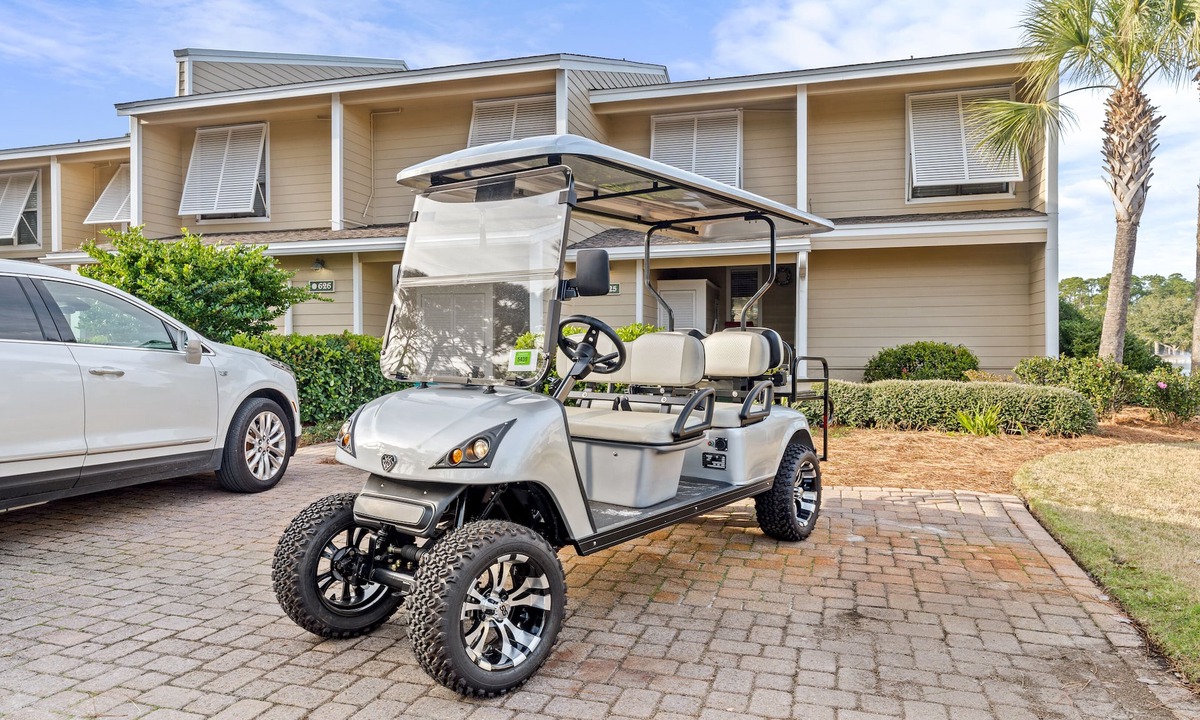 Sandestin Condo | Beach Villa w/NEW 6-Seat GOLF CART! Near Beach, Pool, Baytowne Wharf & Tram.