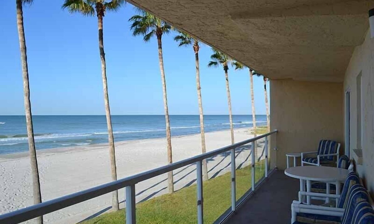 Longboat Key Condo | Beachcomber unit 202