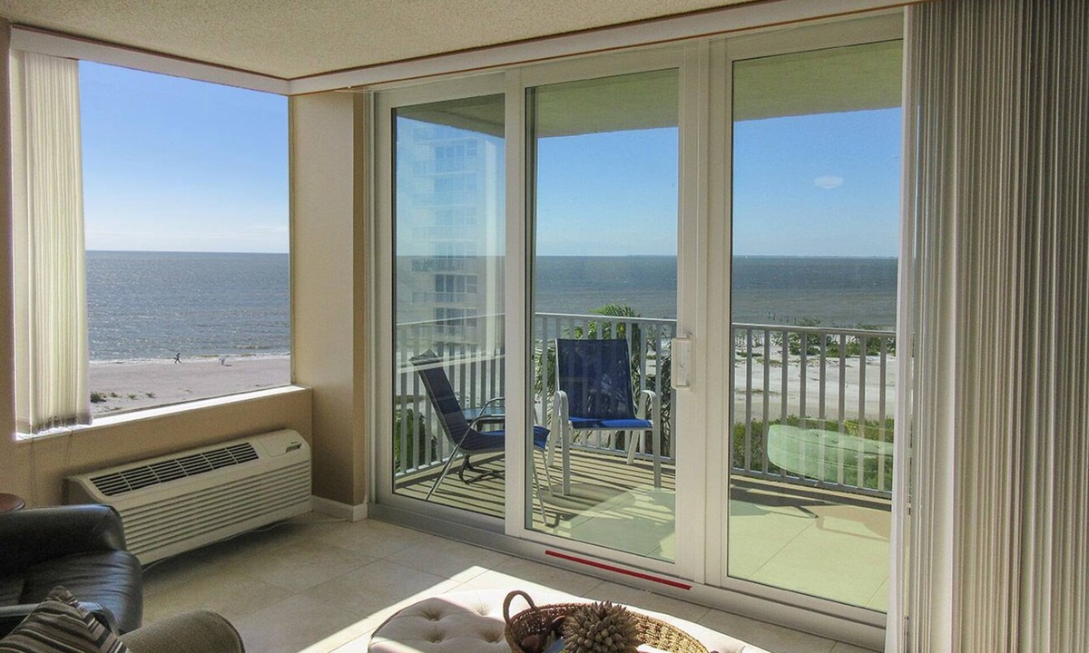 South Island Condo | Beachfront Condo At Bargain Price! Resort Heated Pool! Tennis Courts! Million Dollar View!