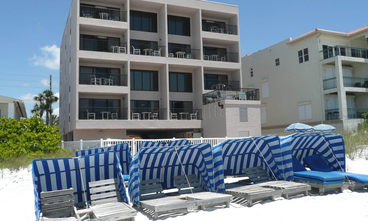 Madeira Beach Condo | Beachfront Condo Private Balcony Top Floor Madeira Beach