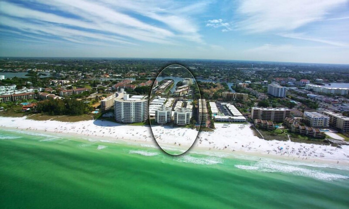Siesta Key Condo | Beachfront Condo - 2-Bedroom - Luxury - Directly on Crescent Beach