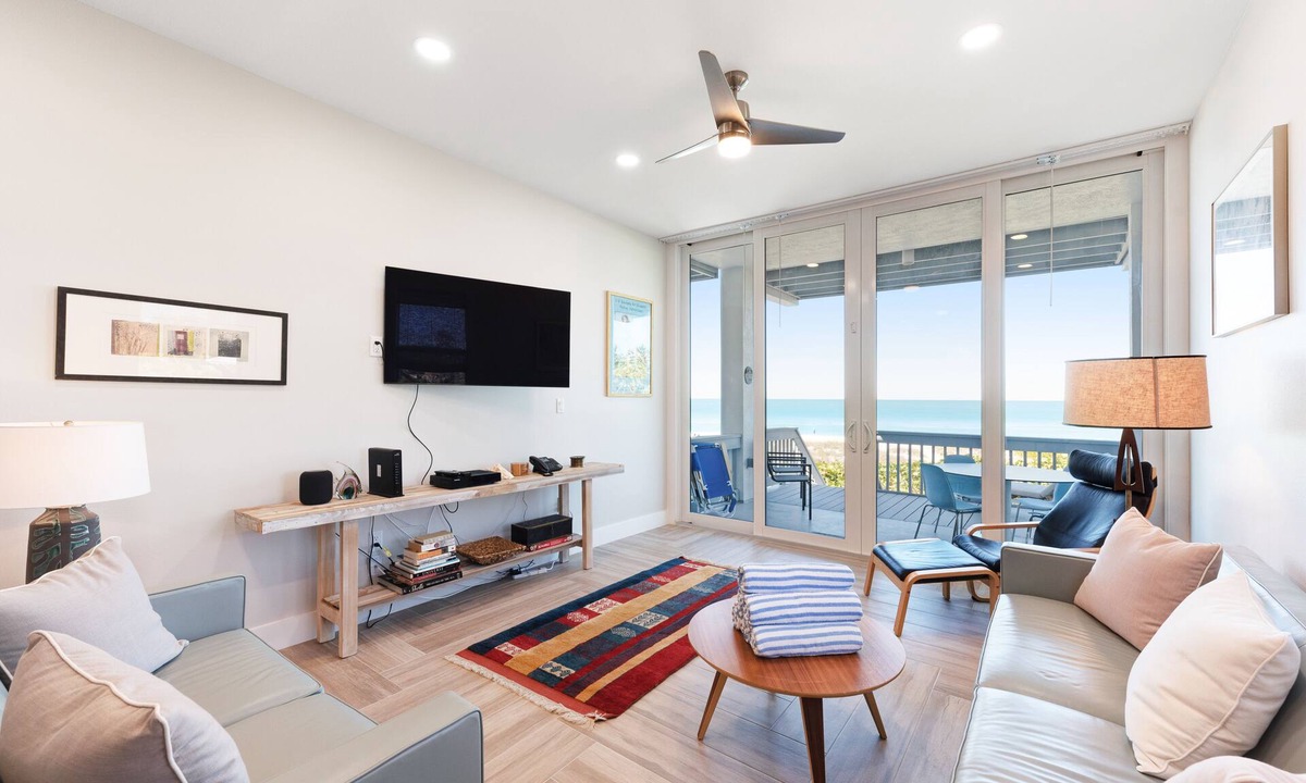Holmes Beach Condo | Beachfront condo with WiFi, two decks, Gulf views & pool - walk to the trolley