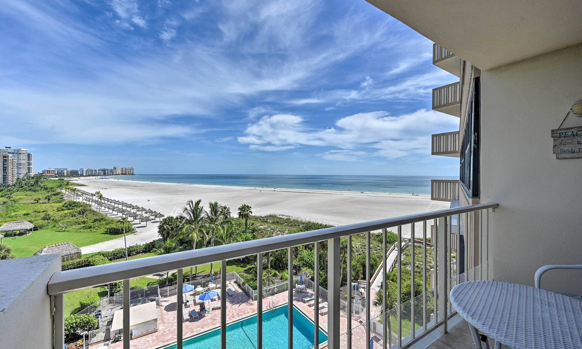 Marco Island Condo | Beachfront Marco Island Condo w/Pool Access!
